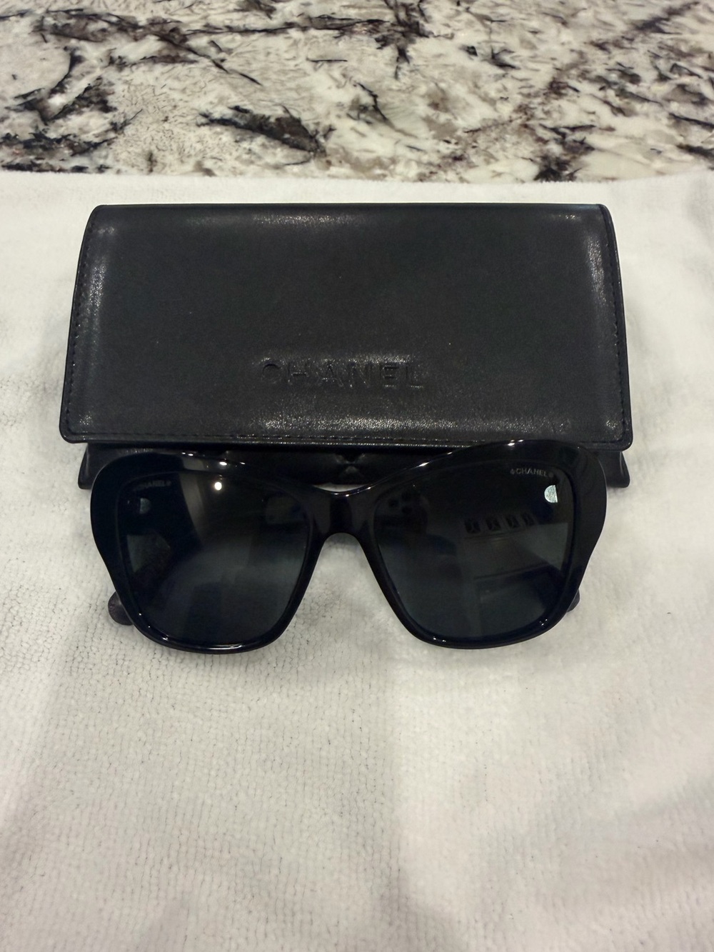 Like New Chanel Sunglasses
